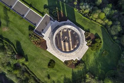 France, Meuse (55), Parc régional de Lorraine, Cotes de Meuse, monument américain de la Butte de Montsec commémorant les offensives menées par l'armée américaine sur le saillant de Saint-Mihiel lors de la Première Guerre mondiale (vue aérienne)