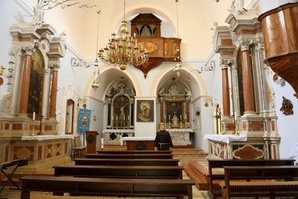 Croatie, Dalmatie, Parc national de Krka, monastère franciscain de l’îlot Visovac, l'église