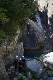 France, Corse-du-Sud (2A), Alta Rocca, Bavella, canyoning dans le torrent de Polischellu