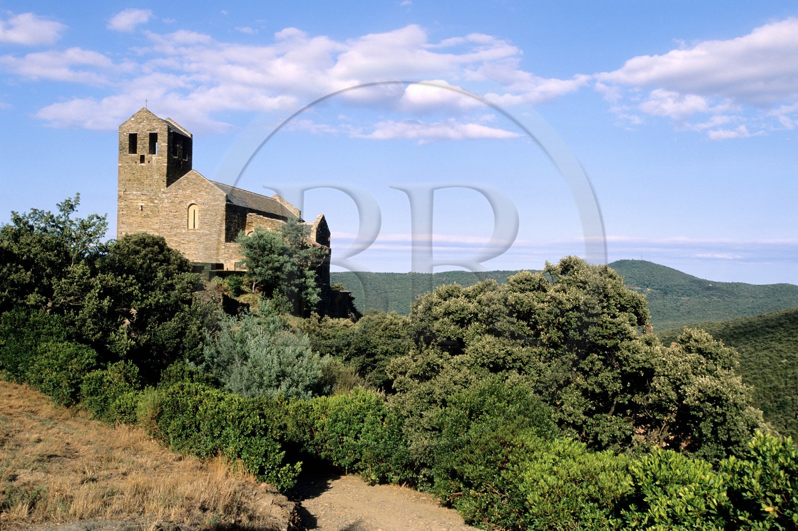 France, Pyrénées-Orientales (66), le prieuré roman de Serra Bona dans les Aspres