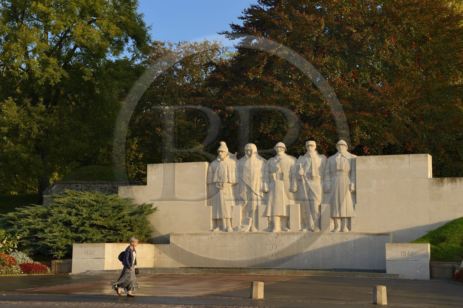 France, Meuse (55), Verdun, Place de la Nation, Monument aux Morts Aux Enfants de Verdun morts pour la France, symbolisant la devise On ne passe pas