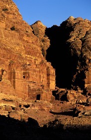 Jordanie, Petra, tombes qui font face au théâtre