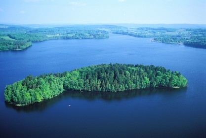 France, Nièvre (58), le Morvan, le lac des Settons (vue aérienne)