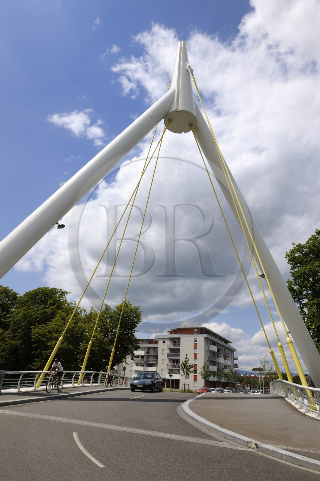 France, Haut-Rhin (68), Mulhouse, le nouveau pont à hauban de la Fonderie