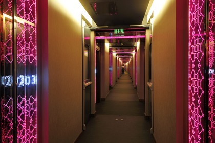 Turquie, Istanbul, quartier de Beşiktaş, l'hôtel W dans le lotissement historique de maisons en terrasse d’Akaretler