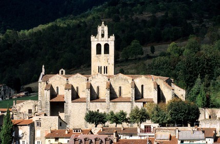 France, Pyrénées-Orientales (66), Prats-de-Mollo et son église dans le Haut-Vallespir