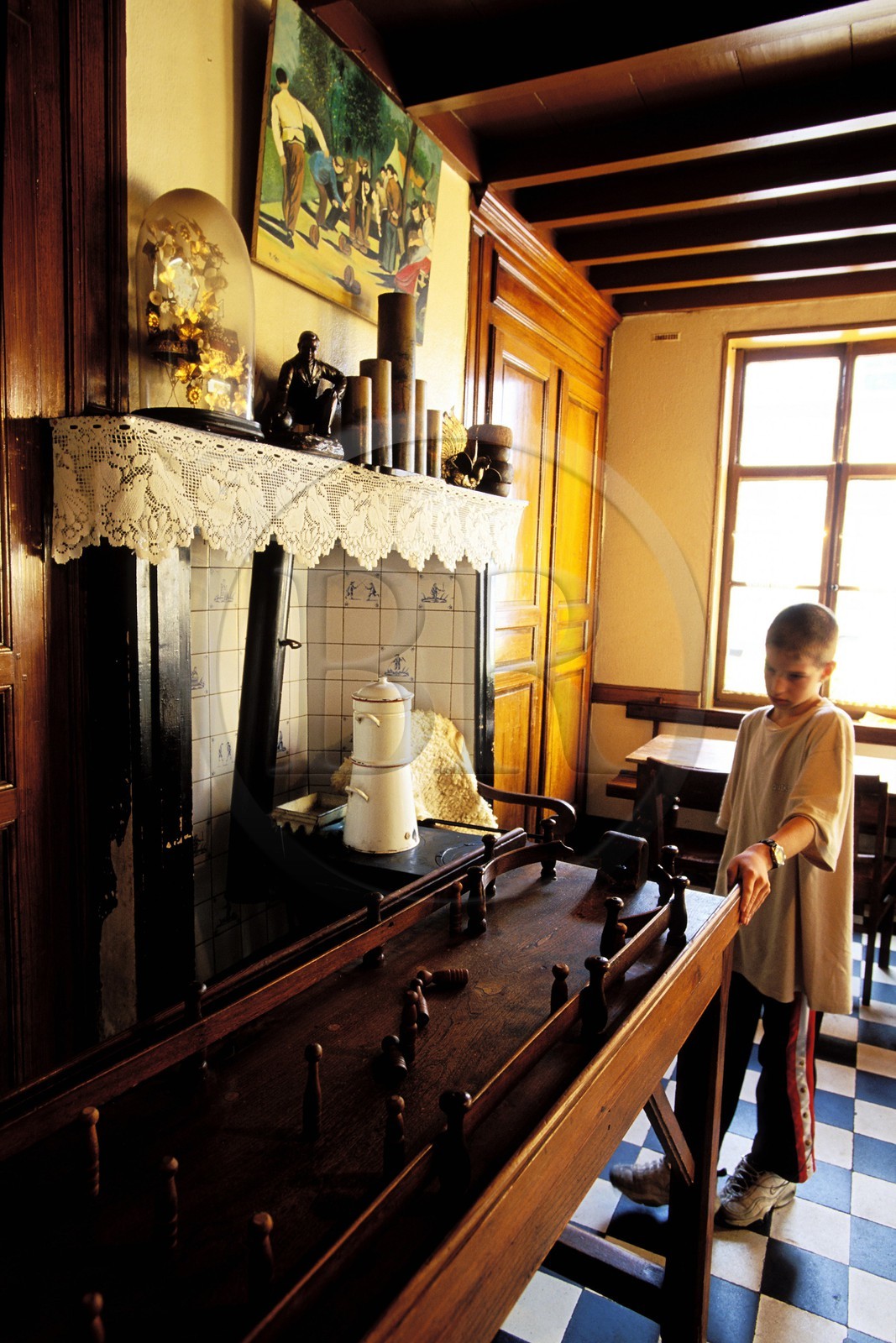 France, Nord (59), le village frontière de Godewaersvelde, café Blaumershof, jeu du nord