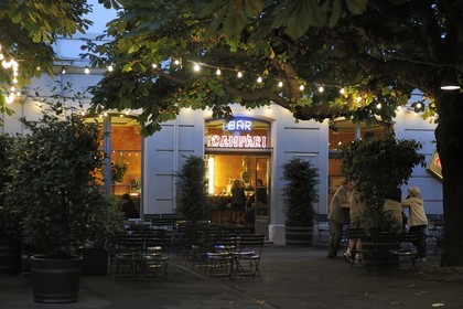 Suisse, Bâle, Kunsthalle, terrasse du Campari Bar