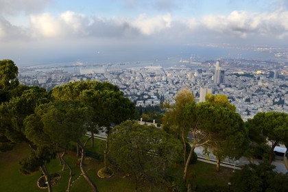 Israel, Haïfa, le centre ville et le port depuis le Mont Carmel