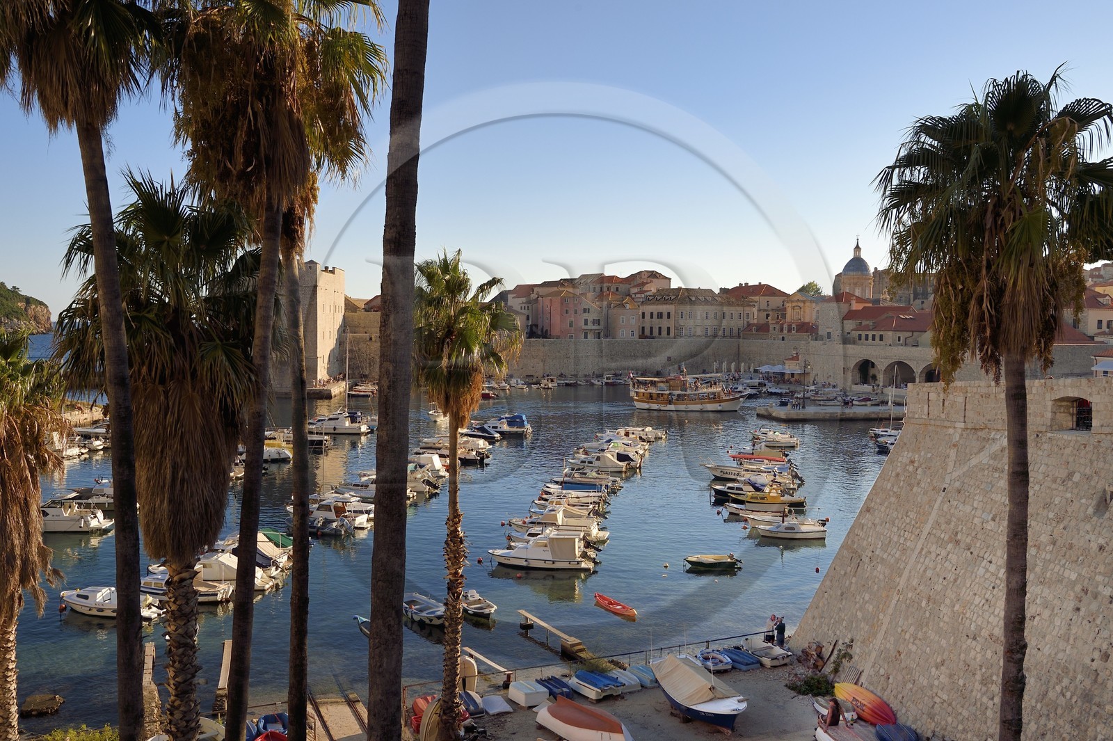 Croatie, Dalmatie, cote dalmate, Dubrovnik, centre historique classé Patrimoine Mondial de l'UNESCO, le vieux-port