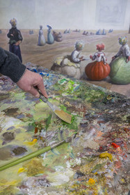 France, l'artiste peintre de Xiao Fan Ru dans son atelier aux Lilas près de Paris