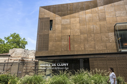 France, Paris (75), Musée de Cluny - Musée national du Moyen-Age, le nouveau batiment moderne accolé à l'ancien hotel particulier de Cluny et aux thermes romains