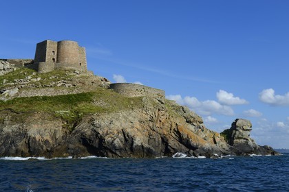 France, Côtes-d'Armor (22), Perros-Guirec, archipel et réserve ornithologique de Sept-Iles, Ile aux Moines, ancien fort