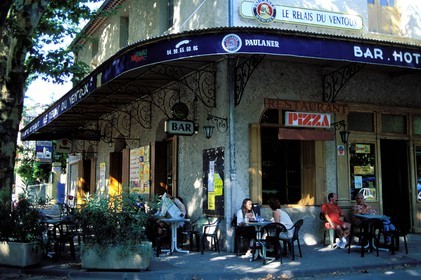France, Vaucluse (84), Bedoin, le café du Centre (Comtat Venaissin)