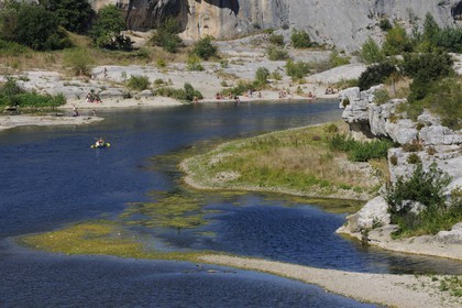France, Gard (30), région du Pays d'Uzège, la rivière Gardon à Collias