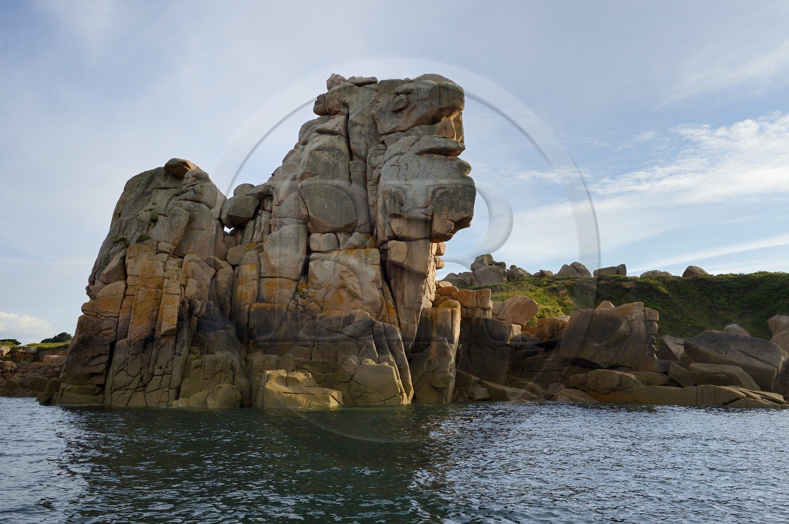 France, Côtes-d'Armor (22), Côte de Granit Rose, Perros-Guirec, Ploumanac'h, la pointe de Squewel, le rocher de la sorcière France, Cotes-d'Armor, Cote de Granit Rose (the Pink Granite coast), Perros Guirec, Ploumanach, Pointe de Squewel, the witch's rock