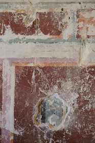 Israel, Cisjordanie, l'Hérodion, colline artificiellement exhaussée qui abrite les ruines d'un palais fortifié construit par le roi Hérode Ier le Grand (site classé Parc National), les fouilles de la loge royale du théâtre du roi Hérode ont été menées par le professeur Ehud Netzer et maintenant par Yakov Kalman, fresques