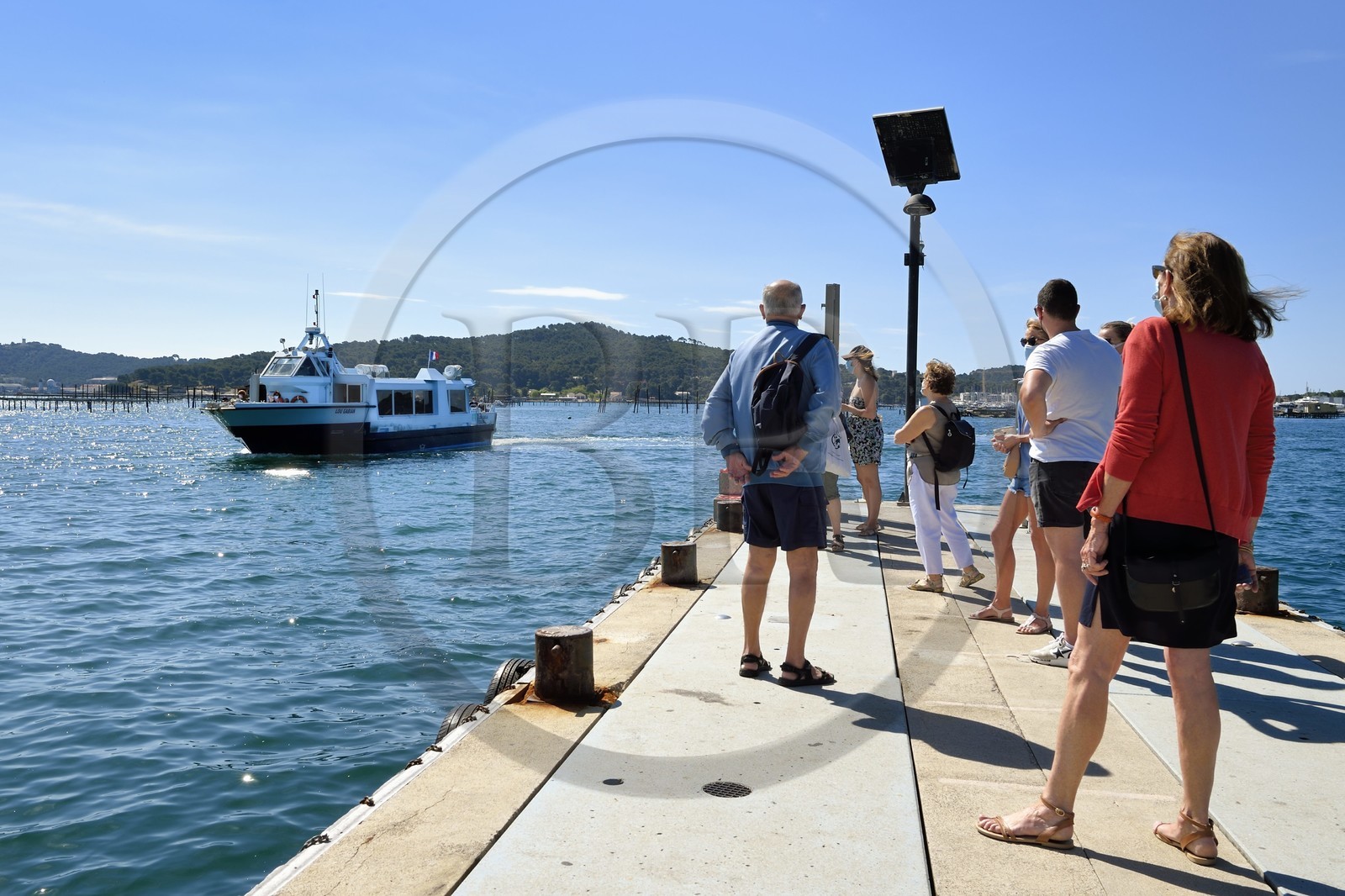 France, Var (83), la rade de Toulon, La Seyne-sur-Mer, quartier de Tamaris sur la corniche Michel Pacha, bateau-bus