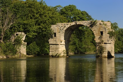 France, Hérault (34), près de Lunel, Oppidum d'Ambrussum ancien oppidum gaulois situé sur la Voie Domitienne (Via Domitia), le Pont Ambroix sur la rivière le Vidourle