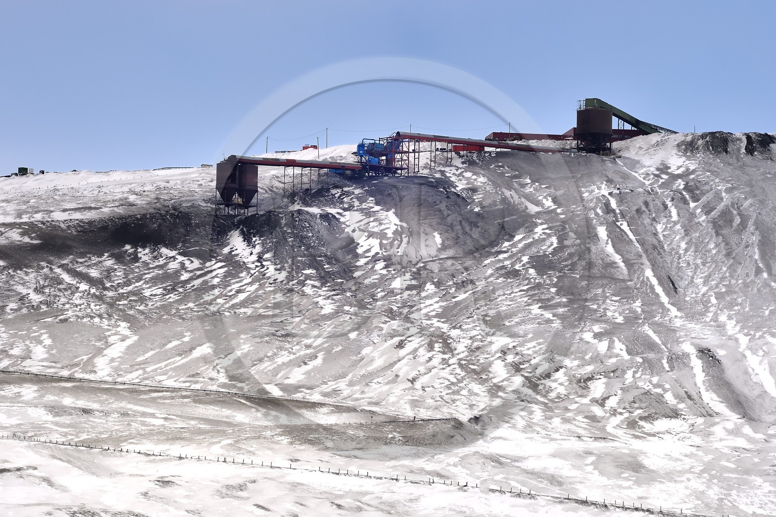 Norvège, Svalbard, Spitzberg, vallée de Adventdalen vers Longyearbyen, la mine de charbon n°7, la seule encore en exploitation