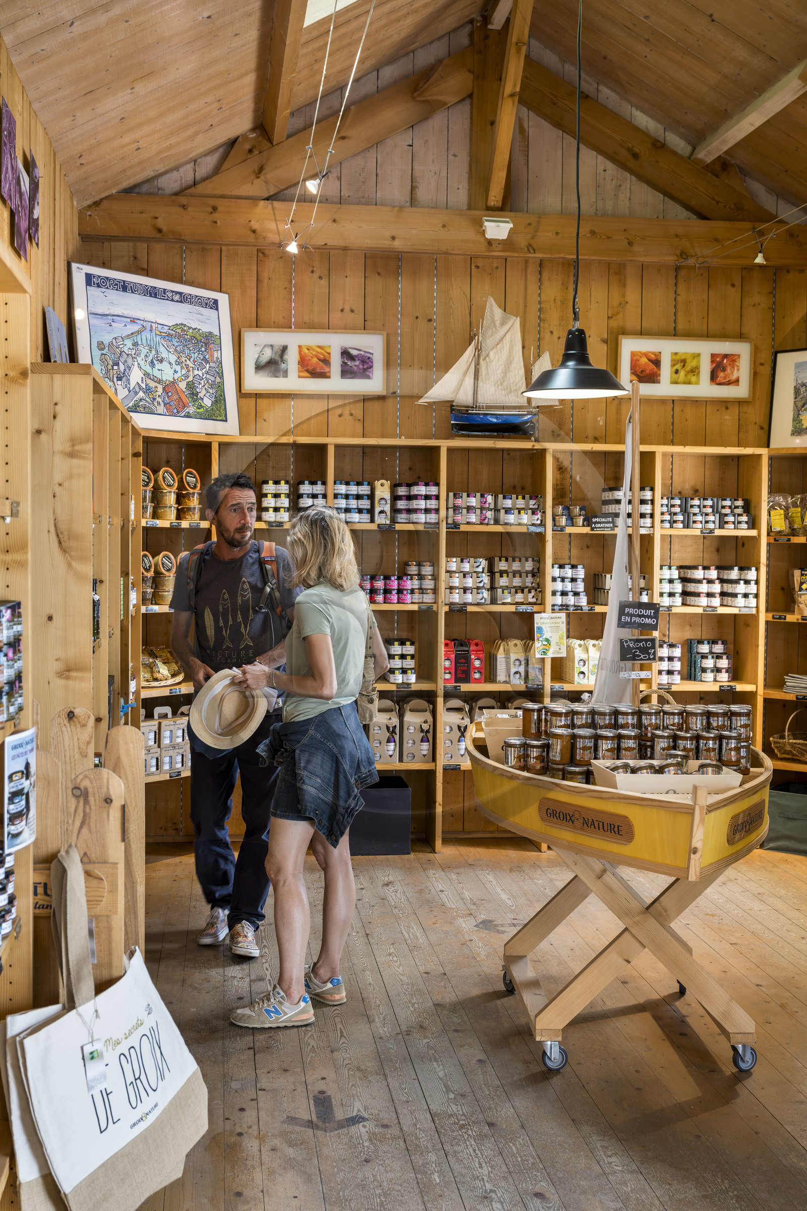 France, Morbihan (56), Ile de Groix, boutique Groix Et Nature, conserverie et vente de produits de l'Ile