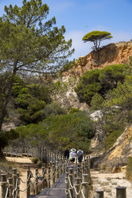 Portugal, Algarve, Olhos de Agua, les falaises rouges de Praia da Falésia