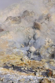 Islande, Région de Reykjavik, vallée de Krisuvik, solfatares et fumerolles de la zone géothermique de Seltun