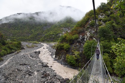 Azerbaïdjan, région de Ismailli, pont suspendu sur les gorges de la rivière Girdimanchai
