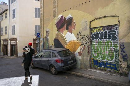 France, Bouches-du-Rhône (13), Marseille, quartier du Panier, peinture murale de Alberto Ruce et Gütan rue de Lorette
