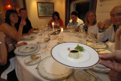 Italie, croisière à bord du Silvershadow de la compagnie Silversea, diner dans un salon privé