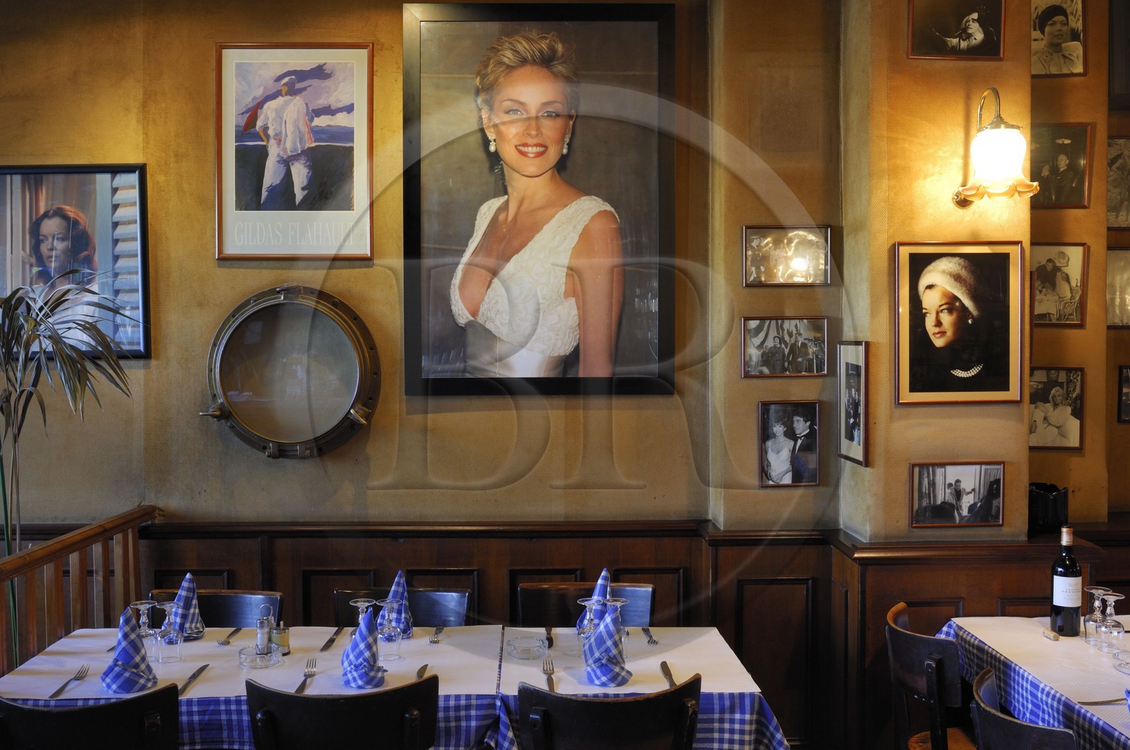 France, Paris (75), restaurant Au rendez-vous de la marine quai de Loire