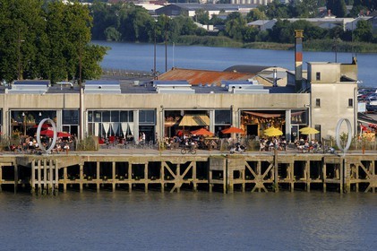 France, Loire-Atlantique (44), Nantes, l'Ile de Nantes, cafés et restaurants dans le Hangar à Bananes