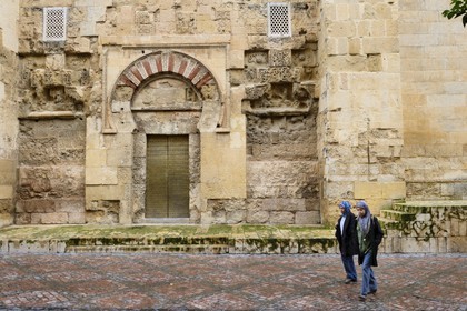 Espagne, Andalousie, Cordoue, centre historique classé Patrimoine Mondial de l'UNESCO, la Mezquita, mosquée-cathédrale, architecture omeyyade de Cordoue, une des portes de l'enceinte