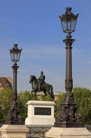 France, Paris (75), Ile de la Cité, la statue d'Henri IV sur le Pont Neuf