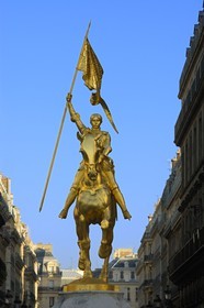 France, Paris (75), la statue de Jeanne d'Arc place des Pyramides (à côté du Jardin des Tuileries)