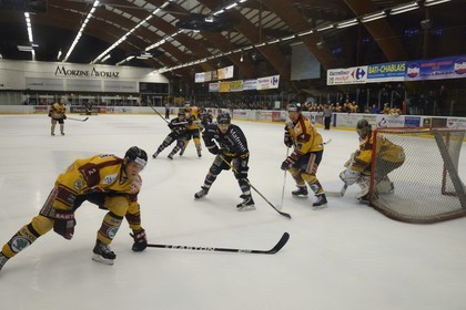 France, Haute-Savoie (74), Morzine, match de hockey sur glace du Hockey Club Morzine-Avoriaz appelé les Pingouins