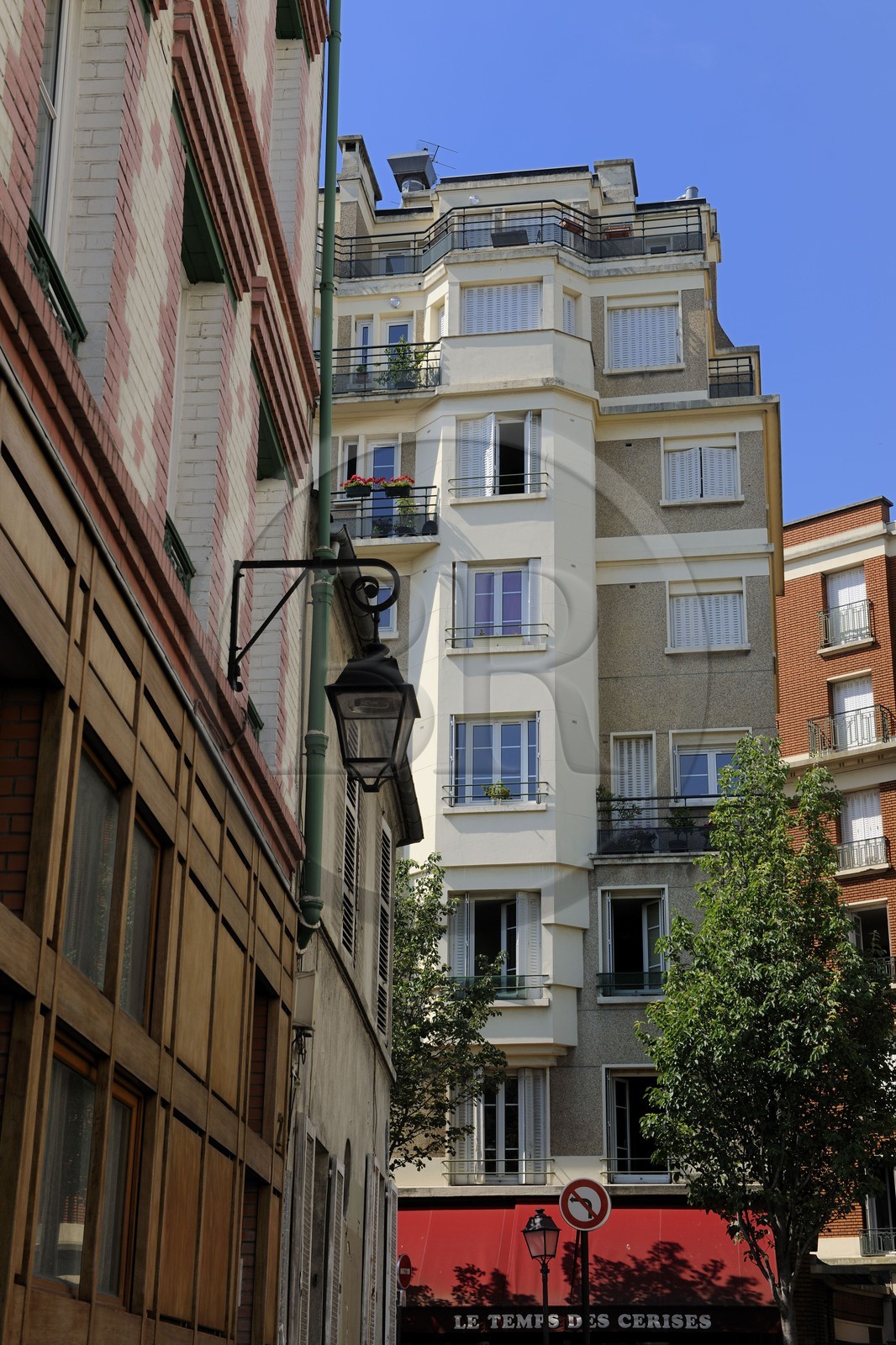 France, Paris (75), quartier de la Butte-aux-Cailles, vers le Temps des Cerises