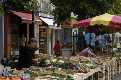France, Charente-Maritime (17), Rochefort, le marché de l'avenue Charles de Gaulle