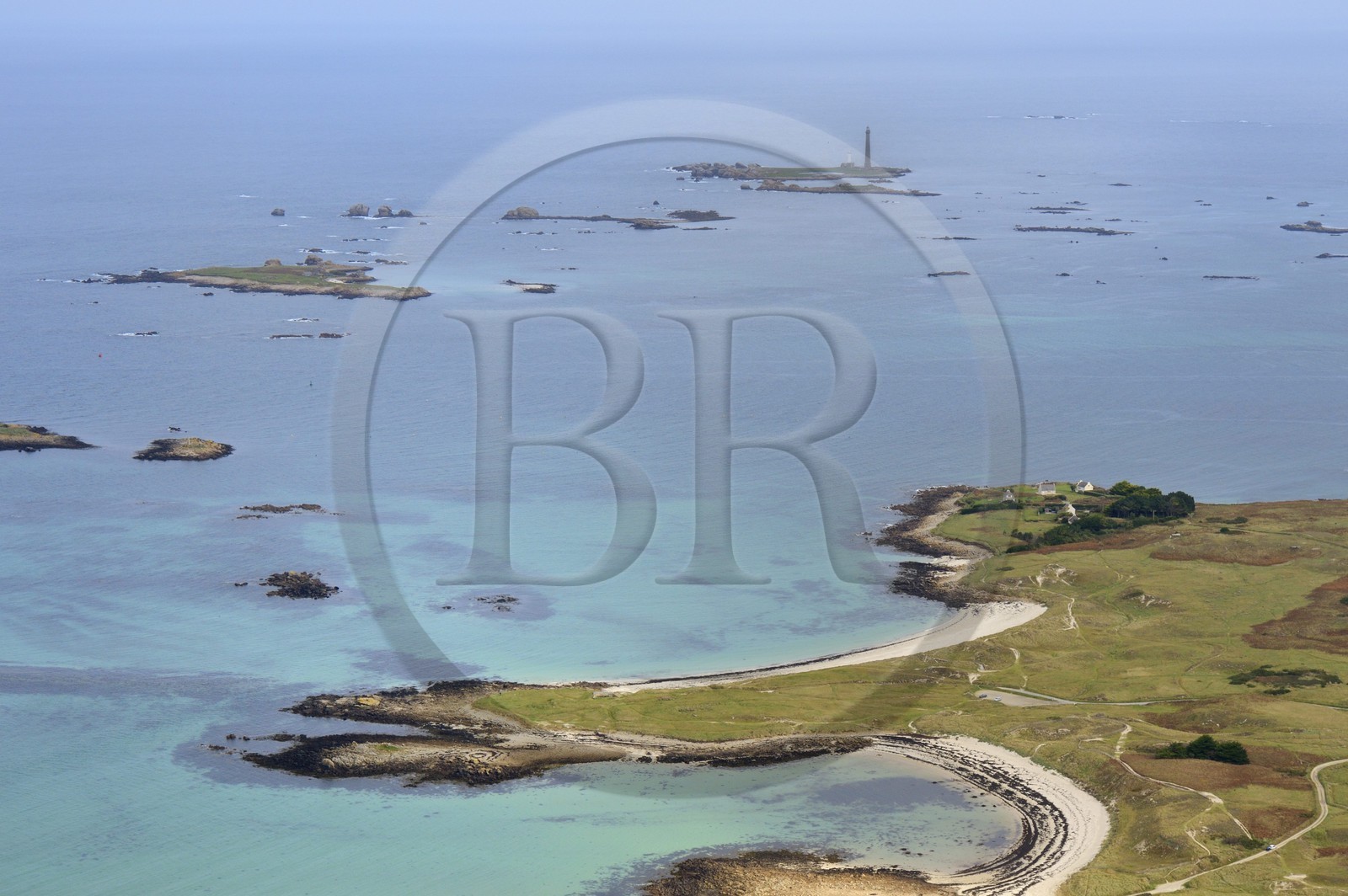 France, Finistère (29), Plouguerneau, l'île Vierge dans l'archipel de Lilia, le phare de l'île Vierge est le plus haut phare d'Europe d'une hauteur de 82,5 mètres (vue aérienne)