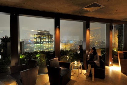 Turquie, Istanbul, quartier de Beyoglu, bar du restaurant du Marmara Pera Hotel