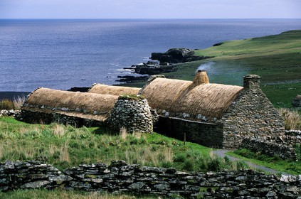 Royaume-Uni, Ecosse, les Shetland, Sud du Mainland, Croft house museum, petite ferme traditionnelle à toit de chaume