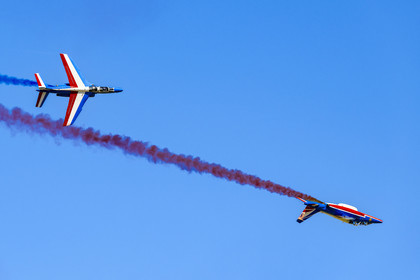 France, Bouches-du-Rhône (13), Salon-de-Provence, base aerienne 701, base de la Patrouille de France (PAF pour Patrouille acrobatique de France) de l'Armée de l'air et de l'espace française, les avions Alphajet lors d'un vol d'entrainement