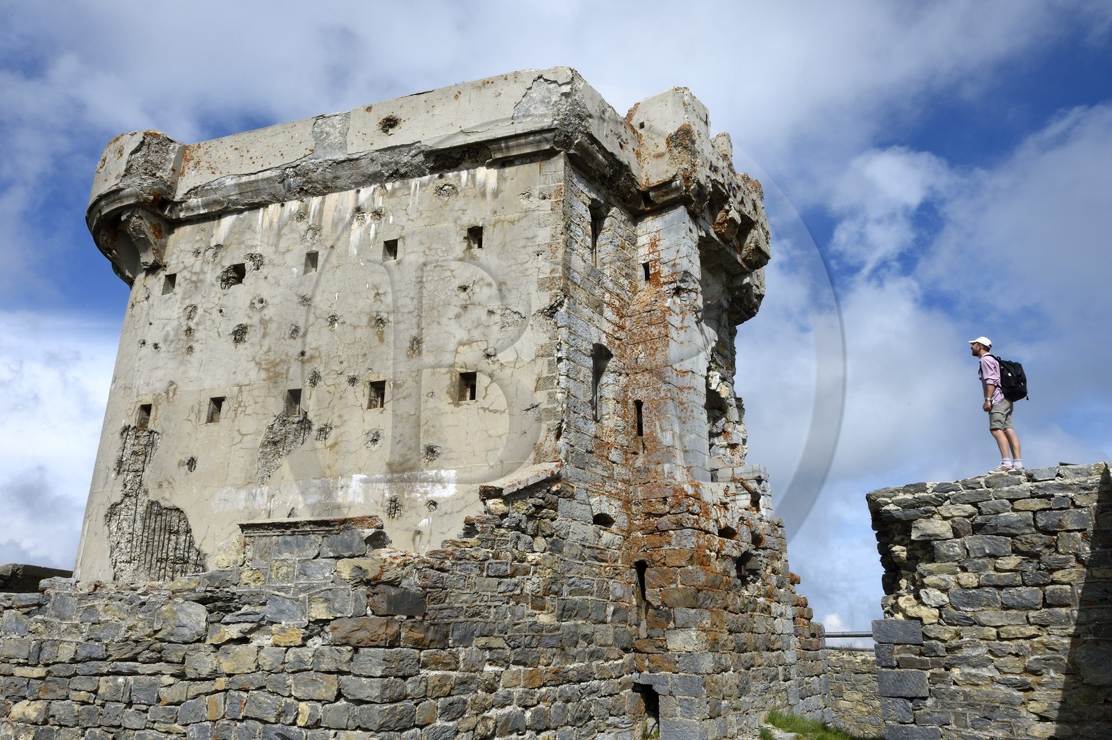 France, Alpes-Maritimes (06), parc national du Mercantour, région de La Bollène-Vésubie, le massif de l’Authion, la redoute de la Pointe des Trois Communes (2 080 m)