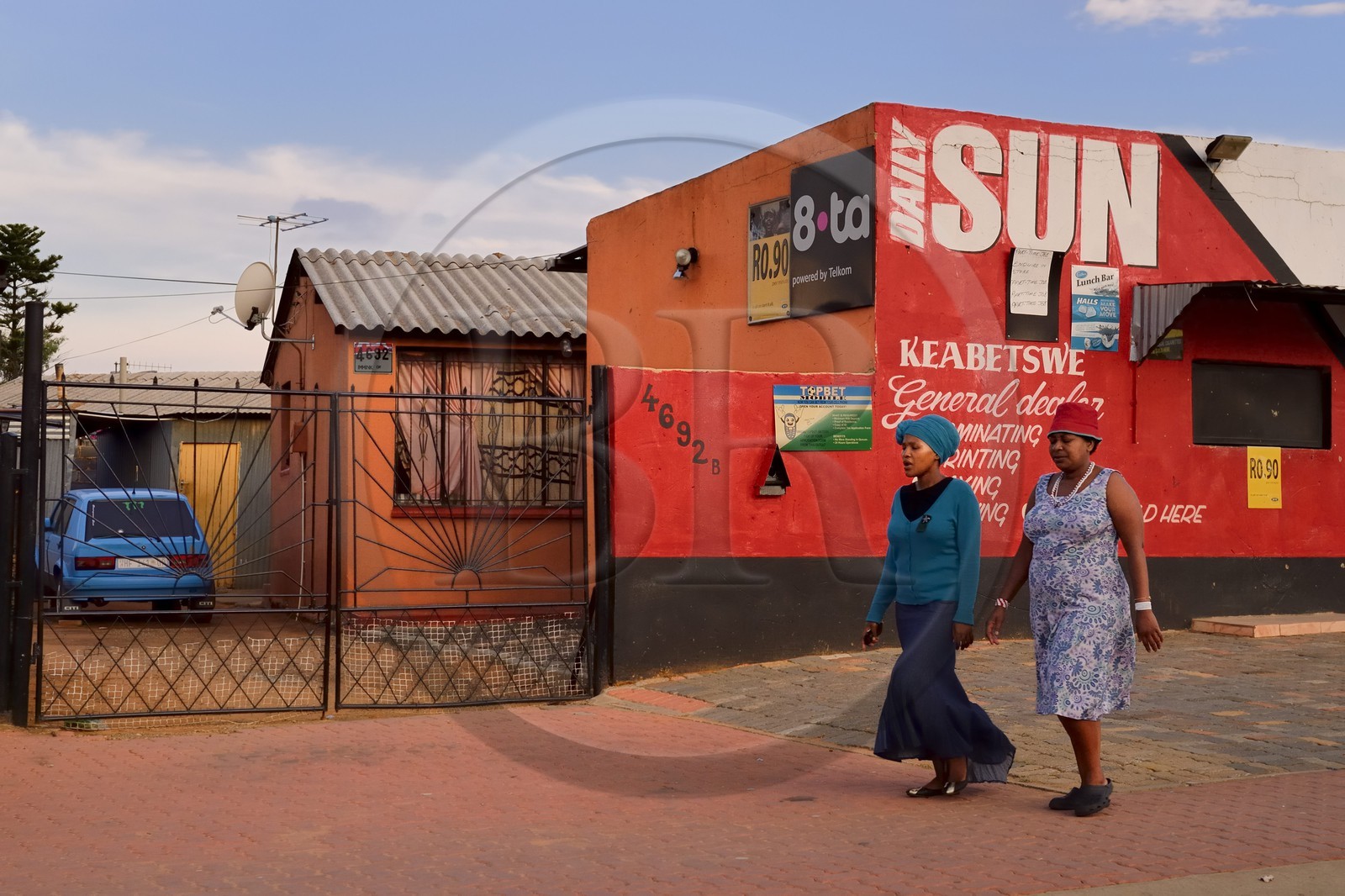 Afrique du Sud, province de Gauteng, Johannesburg, Soweto, quartier de Diepkloof, le township le long de Immink drive