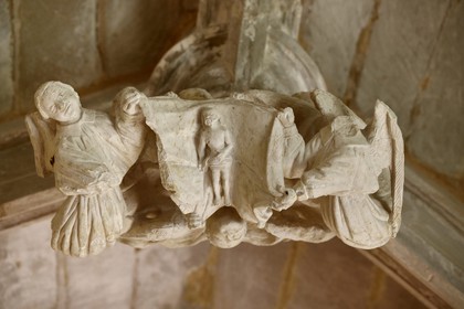 France, Dordogne (24), Périgord Noir, Le Buisson-de-Cadouin, abbaye de Cadouin, étape sur le chemin de Compostelle, site classé Patrimoine Mondial de l'UNESCO, le cloitre du XVe siècle, clef de voute pendante représentant deux anges portant le Christ dans son linceul (thème de la passion)