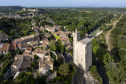 France (30), Gard, Villeneuve-lès-Avignon, la tour Philippe Le Bel du XIVe siècle et Fort Saint André en arrière plan