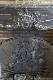 France, Loire-Atlantique (44), Nantes, maison d'armateur au 10 quai Turenne sur l'ancienne Ile Feydeau, cheminée en marbre