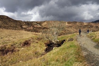 Royaume-Uni, Ecosse, région des Highlands, les Hébrides, Ile de Skye, randonnée vers les Black Cuillin Mountains sur le chemin de Camasunary