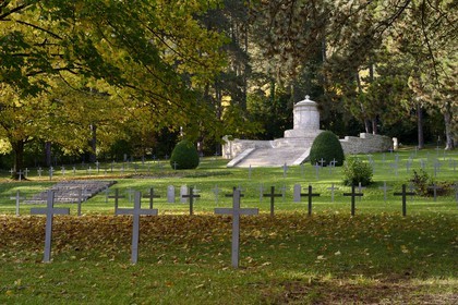 France, Meuse (55), Parc régional de Lorraine, Cotes de Meuse, Viéville-sous-les-Côtes, cimetière militaire allemand de la première guerre mondiale
