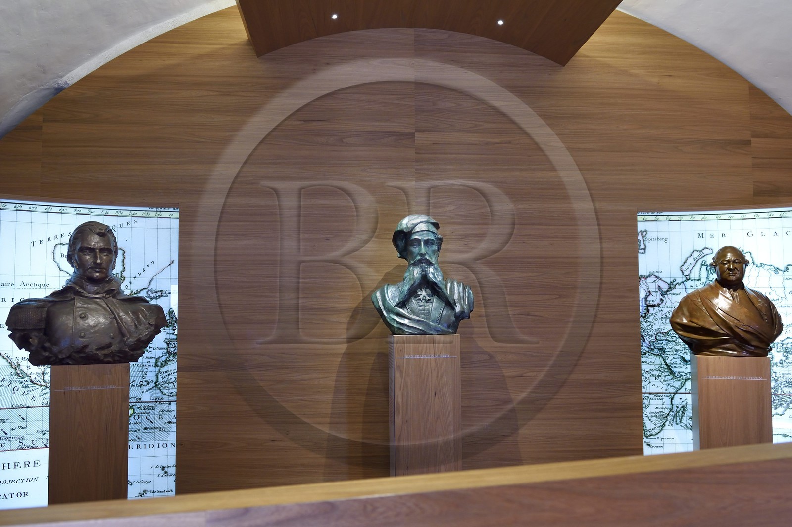France, Var (83), Saint-Tropez, citadelle du XVIe siècle, musée d'Histoire maritime tropézienne, trois grands marins originaires de Saint-Tropez, Hippolyte Bouchard (1780 - 1837), Jean-François Allard (général) (1785 - 1839), et Pierre-André de Suffren (1729-1788)